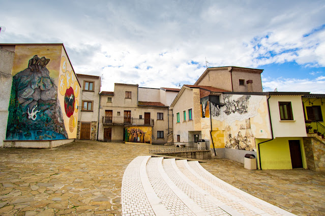 Murales di Satriano di Lucania-Piazza Abbamonte