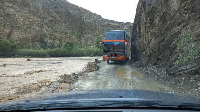 Januar 2022 begleiten Sie mich auf der Fahrt zur Gemeinde Villa Pacheco (Livi Livi), am Ufer des Flusses San Juan de Oro. Potosí – Bolivien.