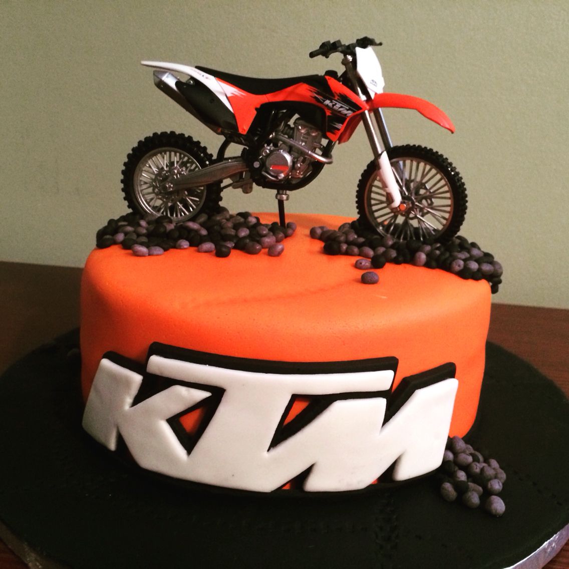 dirt bike cake