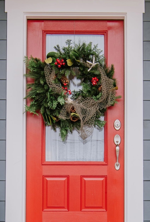 Nautical Christmas Door Wreath with Decorative Fishnet