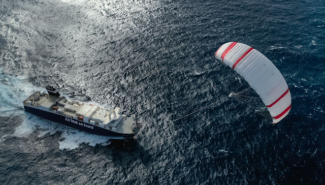 Giant kites could pull cargo ships across the ocean – and slash their carbon emissions