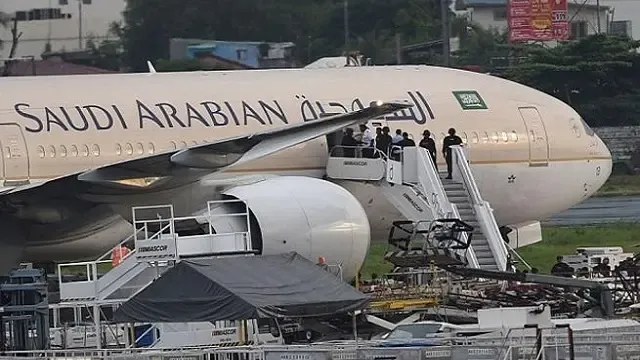 تفاصيل جديدة بشان اصطدام طائرة الركاب السعودية في مطار القاهرة