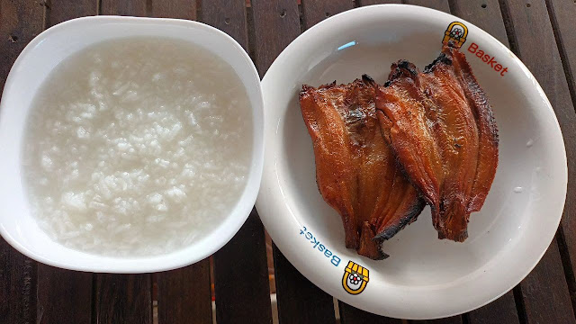 Rice porridge with dried fish