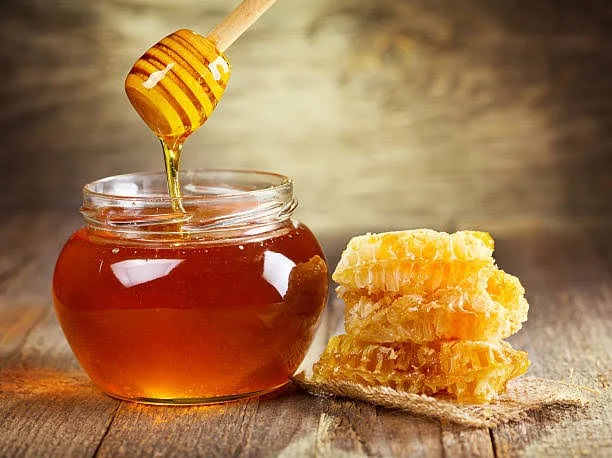 عسل النحل الطبيعي دواء و ليس غذاء
