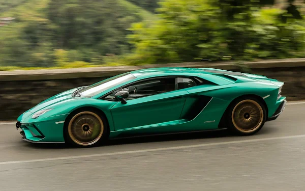 Lamborghini: recorde histórico de vendas, lucros e receita em 2021