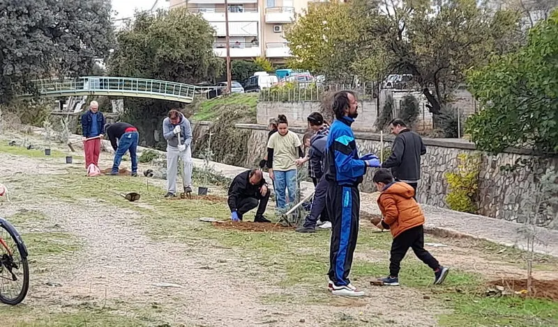 Αλεξανδρούπολη: Δενδροφύτευση και καθαρισμός μονοπατιού από την ομάδα "Πάρκο να γίνει"