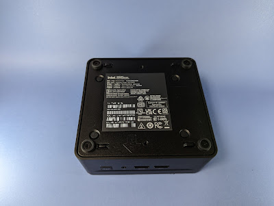 NUC 13 Pro 背面