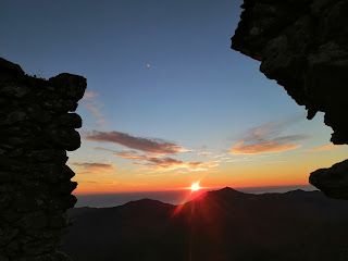 Sortida de sol desde el castell de Verdera