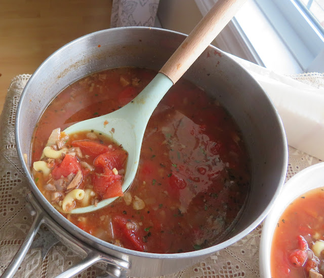 Tomato, Beef & Macaroni Soup