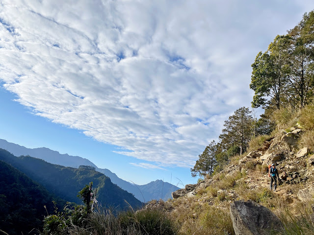 往小關山神池--展望石山