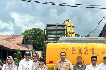 Seno Aji Monitoring Pembangunan Drainase Loa Ipuh.