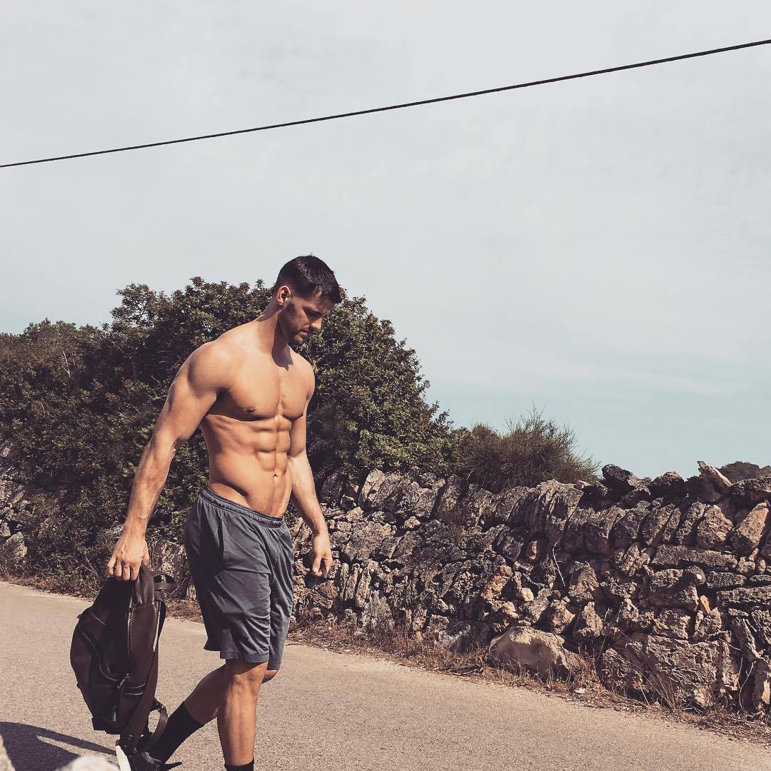 hot-shirtless-muscle-man-abs-strong-body-daddy-walking-outdoors