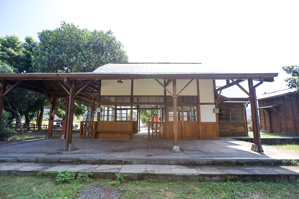 嘉義竹崎鹿麻產火車站充滿日本風的木造建築，戀戀阿里山森鐵