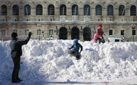 Thousands of people are without power as a result of the winter storm that has pounded the United States and Canada.