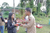 Pramuka Solok bagikan dua ribu nasi bungkus untuk korban gempa