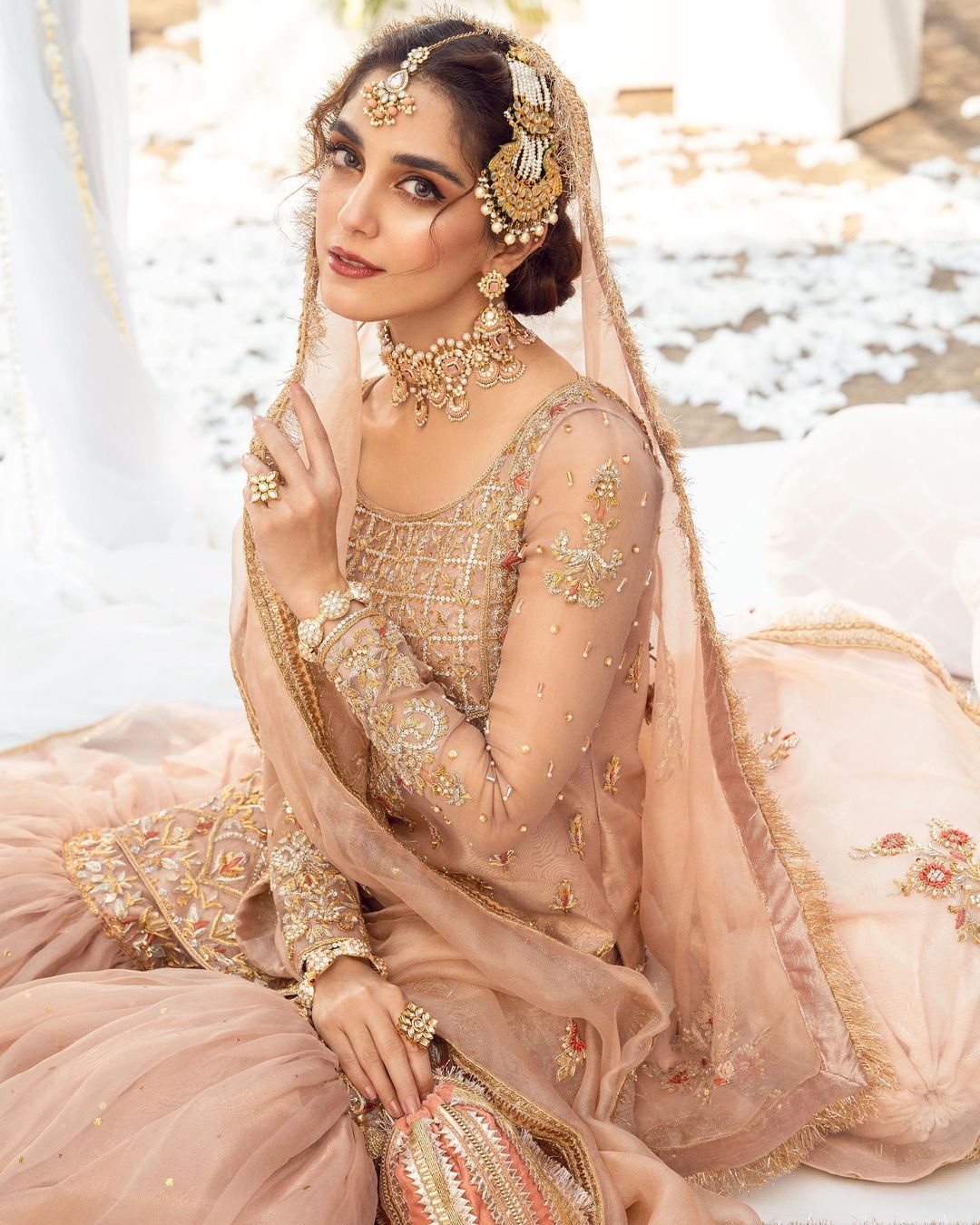 Maya Ali hd wallpapers 1920x1080