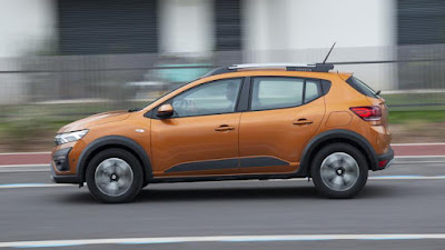 Renault Stepway y Sandero 2022 Ecuador Fayals