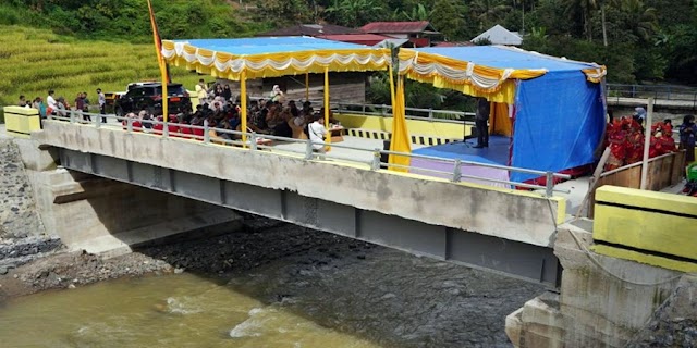 Warga Pandam Padang Bahagia, Bupati Resmikan Jembatan Lubuak Batu Sabolah
