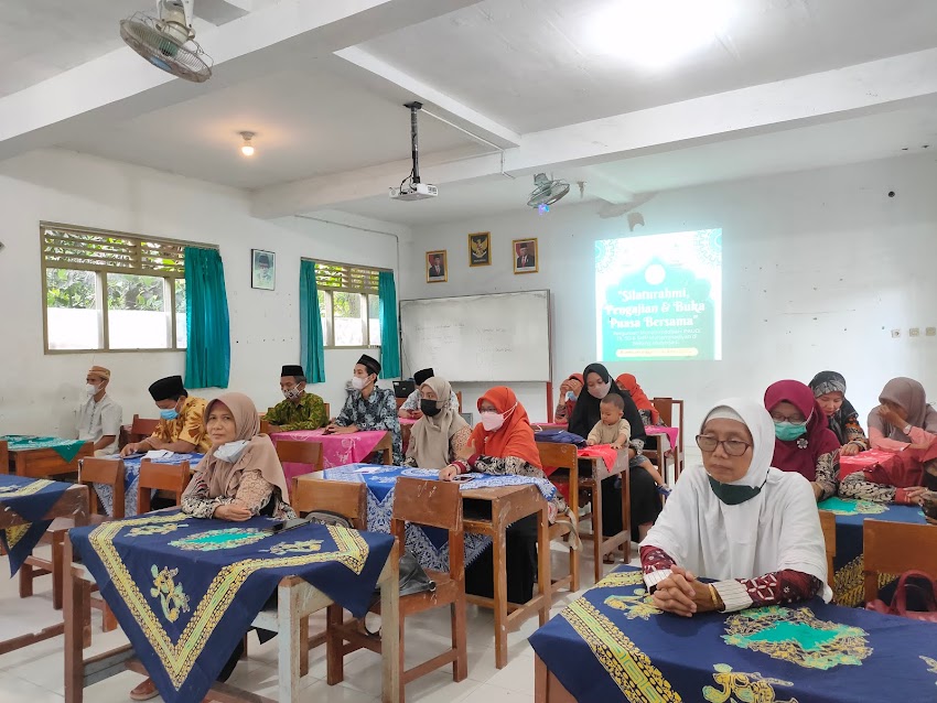 Silaturahmi, Pengajian dan Buka Puasa Bersama Guru dan Karyawan Perguruan Muhammdiyah PAUD,TK, SD dan SMP Muhammdiyah di Bekang