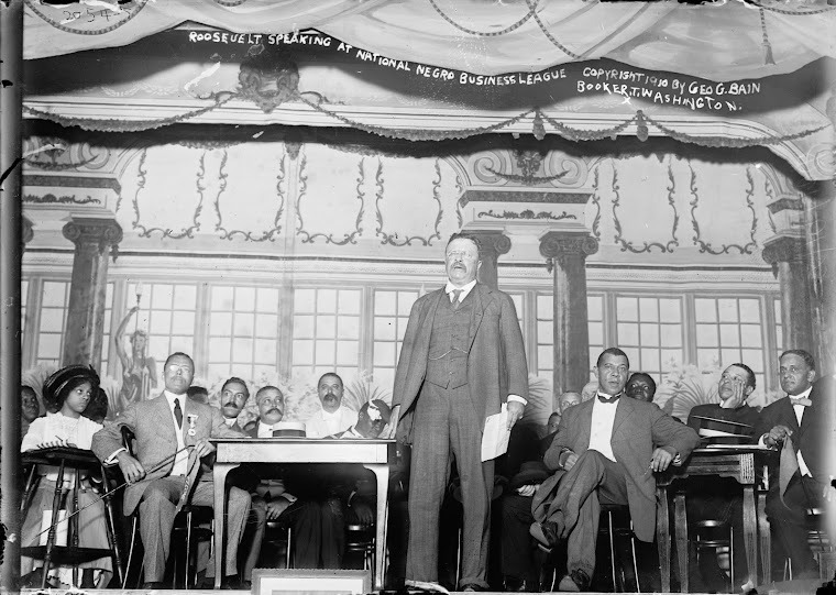 President Roosevelt giving a speech at a Booker T. Washington 1910 event