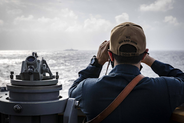 US Approaches Paracel Islands, China Sends Warning