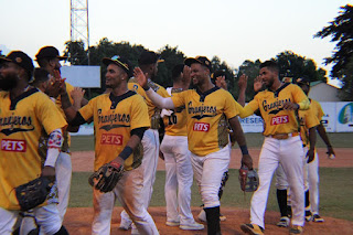 Granjeros de Moca ganan primero de las semifinales en la Liga de Béisbol de Verano