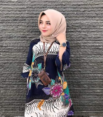 Model baju batik atasan wanita lengan panjang modern