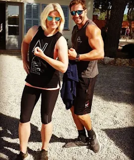 Sarah Stirk posing for picture of with her friend