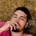Embarque na onda de Freitas com o clipe da inédita "O Mar"