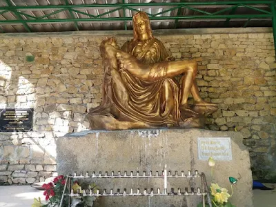 patung pieta di gua maria jatiningsih yogyakarta/jogja