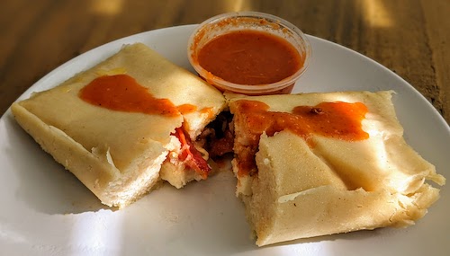 Tamal de rajas con queso