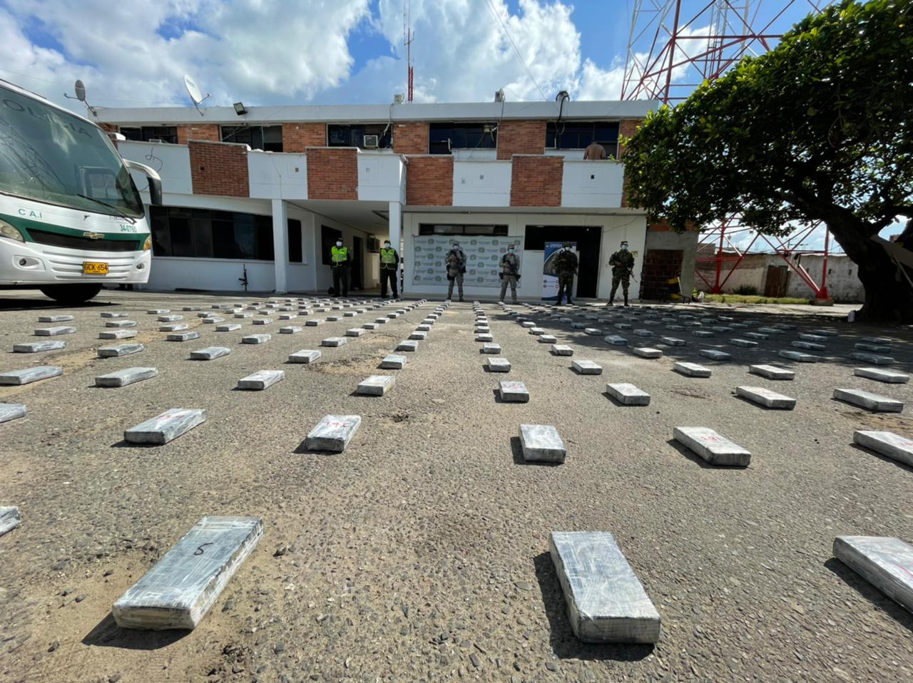 https://www.notasrosas.com/En dos embarcaciones que se movilizaban a través del río Magdalena, Policía Cesar incauta 251 kilos de clorhidrato de cocaína