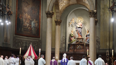 Asistencia a la Misa Funeral por Benedicto XVI