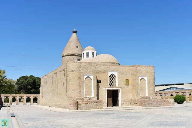 Mausoleo Chashma Ayub, Bukhara
