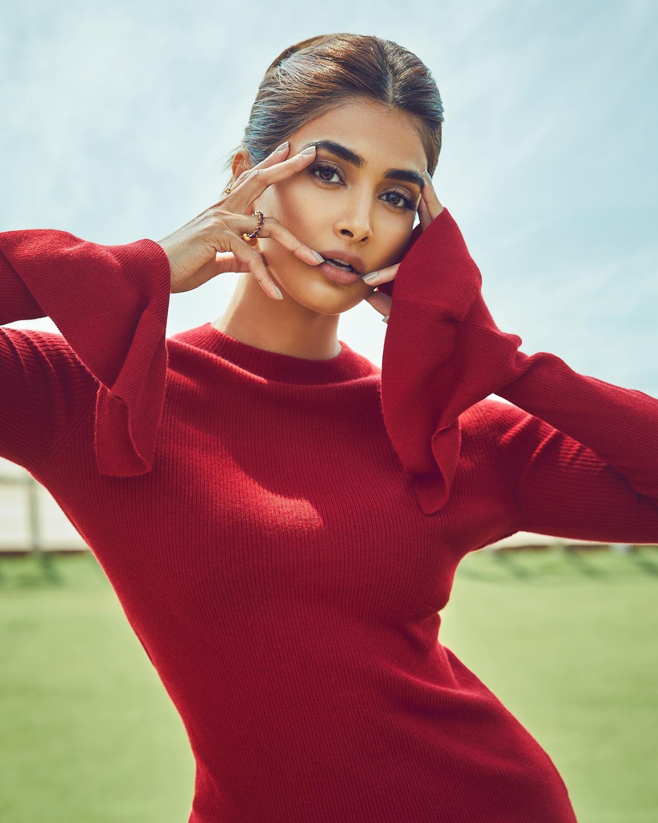 Pooja hegde pic