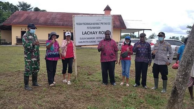 Bupati Sorong Bantu satu unit genset untuk gereja Lachay Roi sakarum