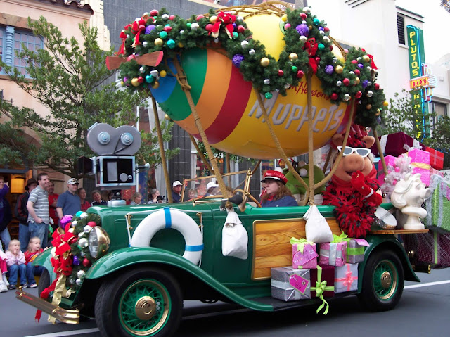 The Muppets Walt Disney World Parade Float Christmas