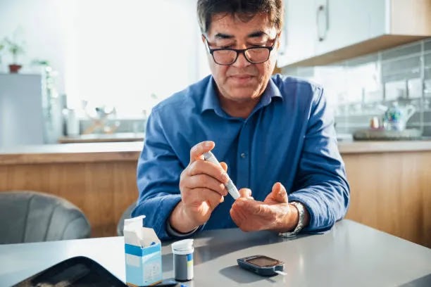 measuring-blood-sugar-diabetes