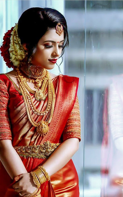 south indian bride hair flowers