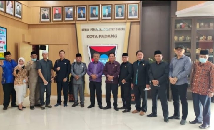 Banmus dan BK DPRD Muaro Jambi Kunker ke Padang Sosialisasikan Perda