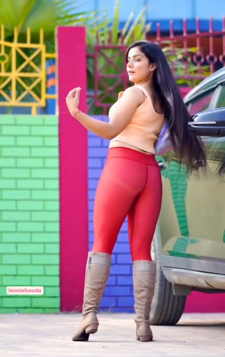 Sonia Hooda sexy thighs and Butt