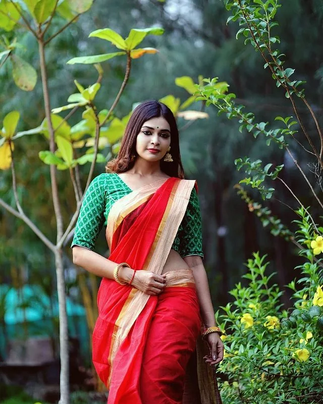 Dharsha Gupta stunning in saree