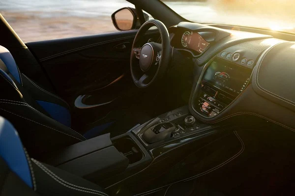 Interior Aston Martin DBX707