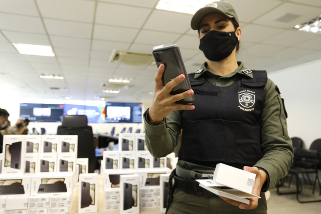 Polícia Militar recebe novos smartphones para agilizar registros de ocorrências