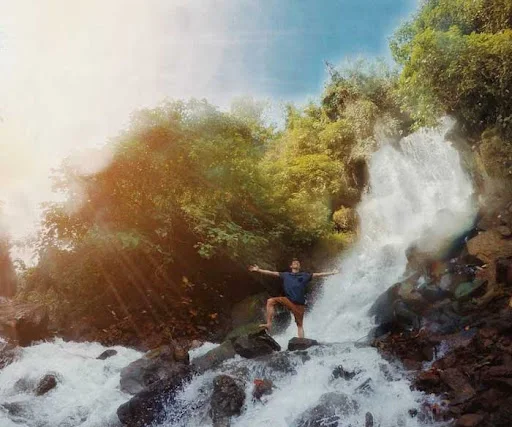 Air Terjun Petanu di Sukawati Bali