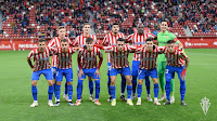 REAL SPORTING DE GIJÓN. Temporada 2021-22. Bogdan Milovanov, José Gragera, Juan Berrocal, Jean-Sylvain Babin, Diego Mariño. Aitor García, Fran Villalba, Pablo García, Pedro Díaz, Gaspar Campos, Uroš Đurđević "Djuka". REAL SPORTING DE GIJÓN 0 U. D. ALMERÍA 1 Martes 02/11/2021, 19:00 horas. Campeonato de Liga de 2ª División, jornada 14. Gijón, Asturias, estadio El Molinón-Enrique Castro “Quini”: 11.980 espectadores. Entrenadores: Sporting de Gijón: David Gallego. UD Almería: Joan Francesc Ferrer “Rubi”.  Árbitro: Álvaro Moreno Aragón, Madrid. GOLES: 0-1: 90+3’, Lazo.