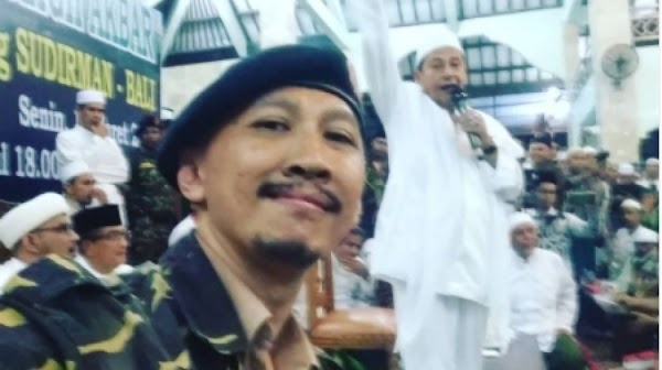 Sambil Joget di Sebuah Club di Bali, Abu Janda Sindir Pihak yang Haramkan Musik dan Wayang: Makan Tuh Neraka! Kita Dunia Berasa Surga