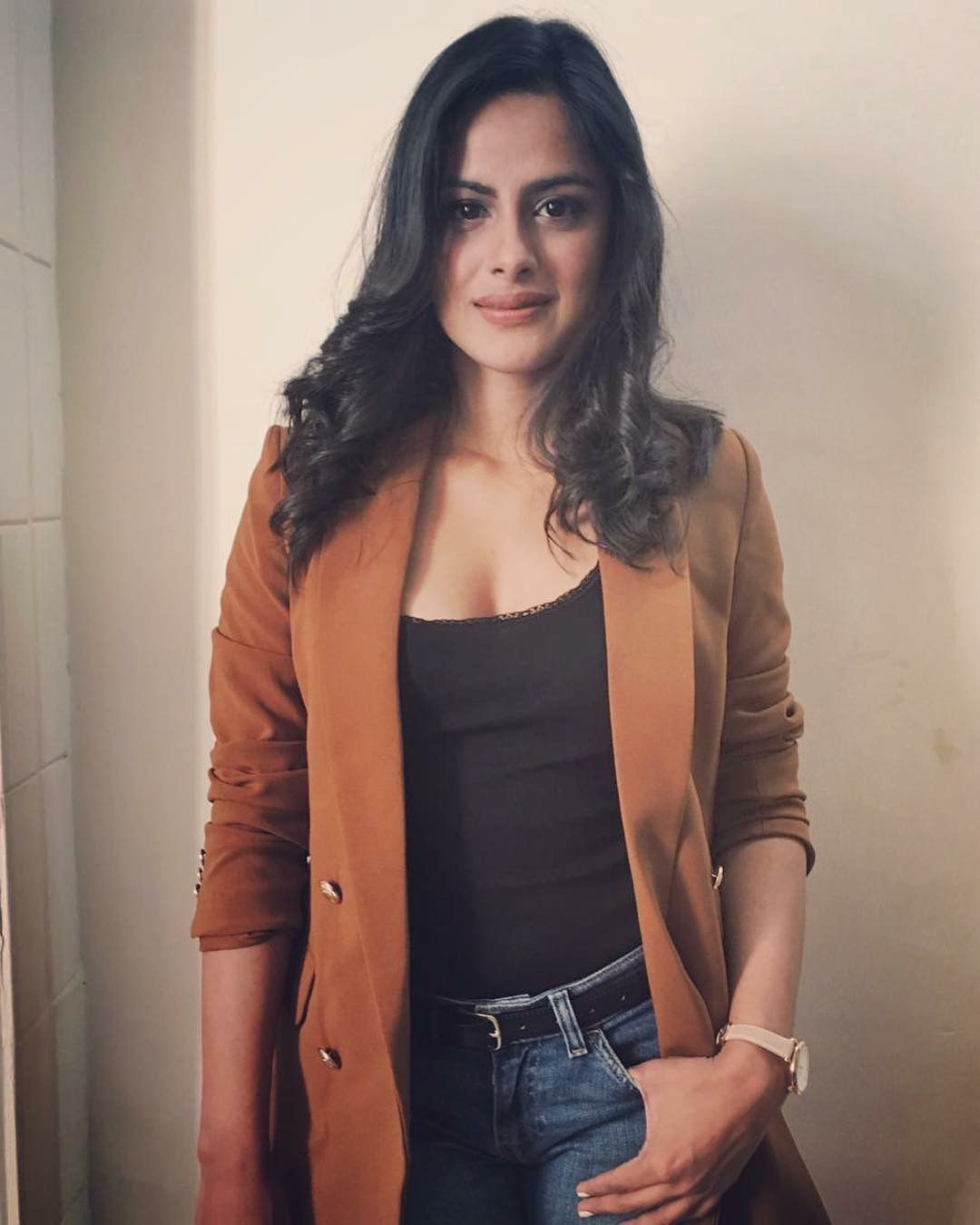 Marathi Actress Neha Mahajan Sexy Hot Photos & Images Navel Queens