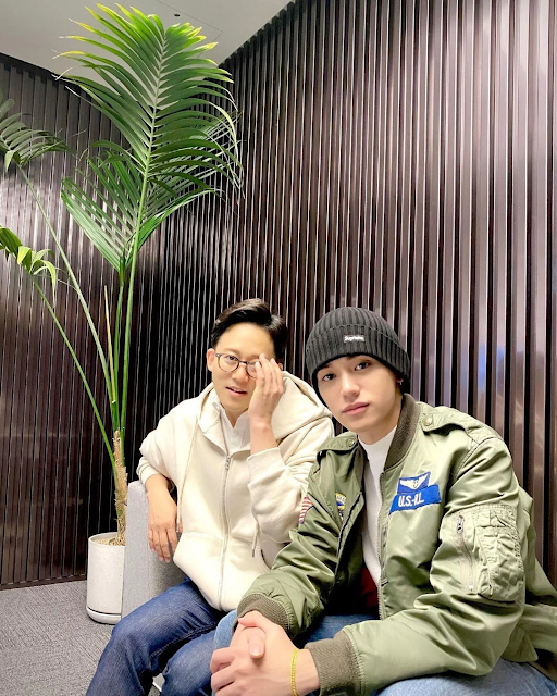 theqoo: Lee Sung Soo (CEO SM) cập nhật ảnh chụp cùng Lucas trên Insta