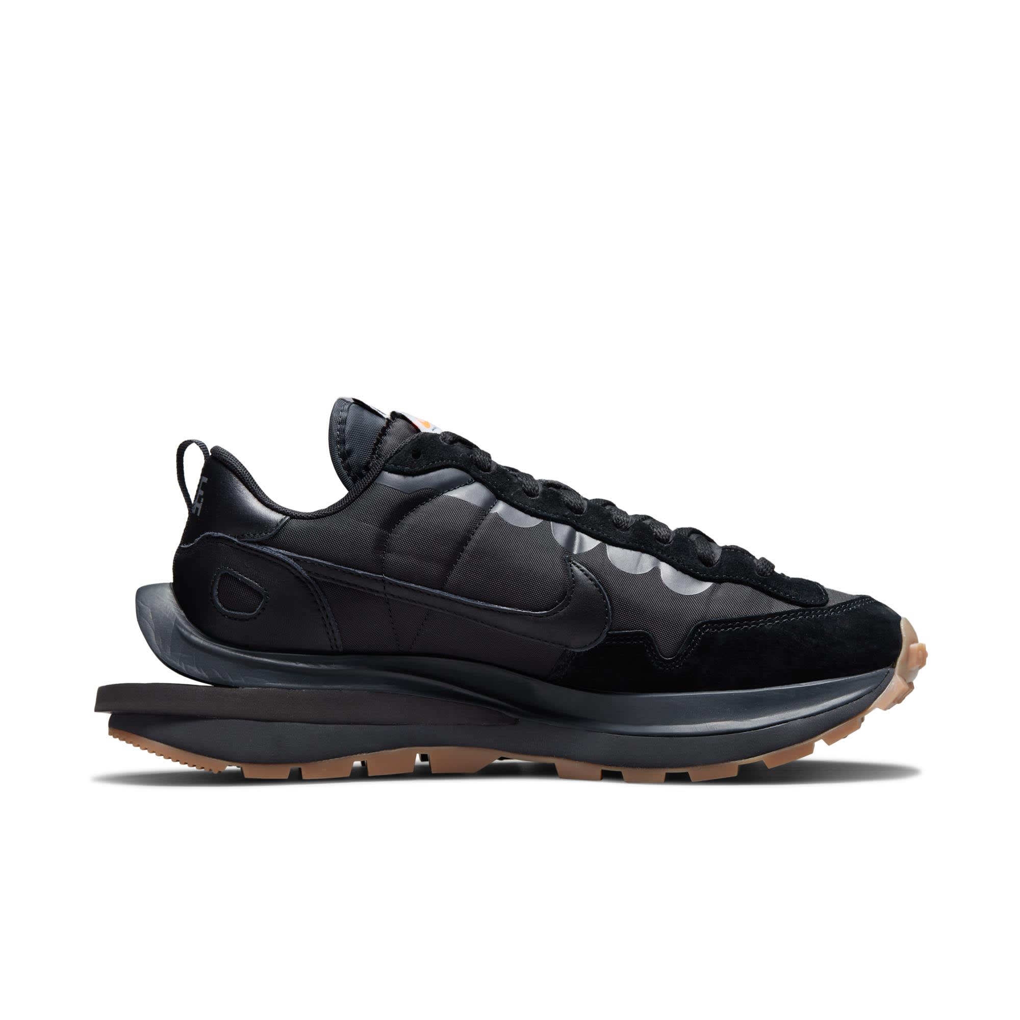 Nike x sacai Vaporwaffle S/S 2022